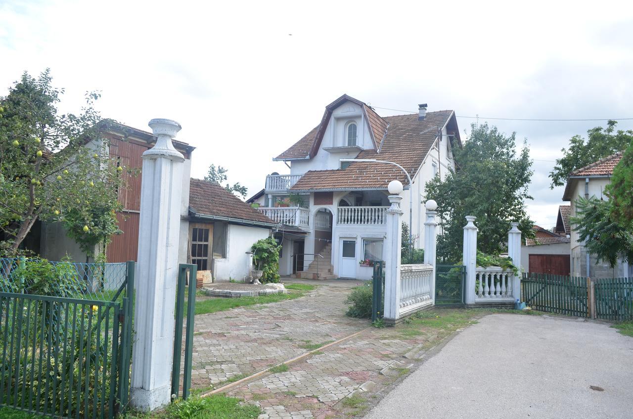 Hotel Prenociste Orhideja Odžak Esterno foto