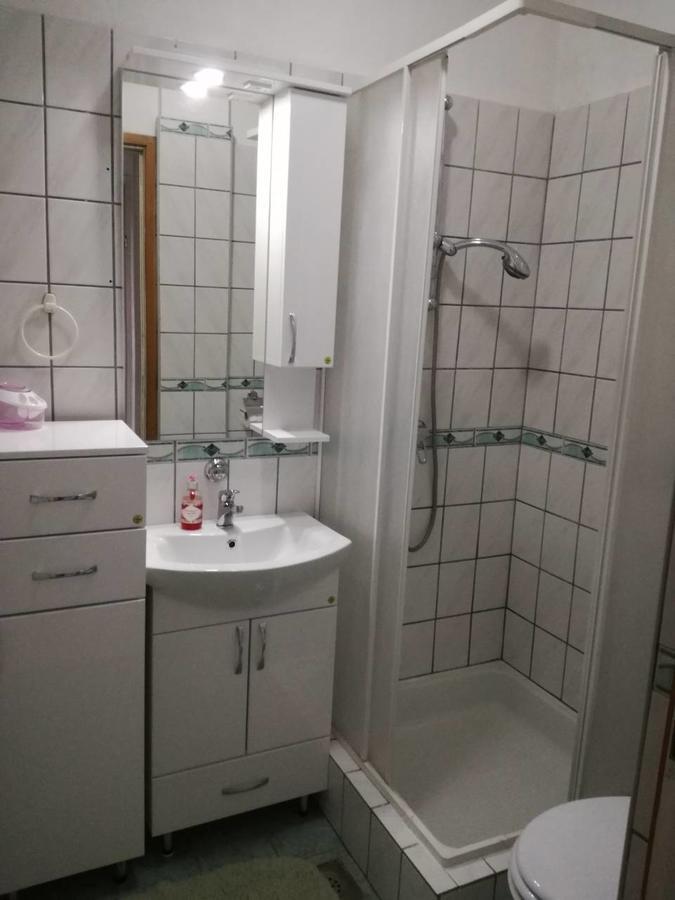 Hotel Prenociste Orhideja Odžak Esterno foto