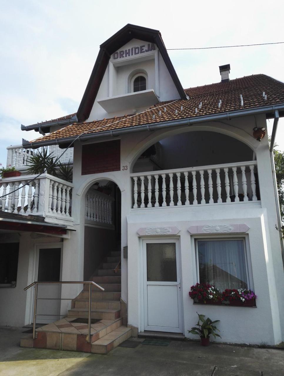 Hotel Prenociste Orhideja Odžak Esterno foto